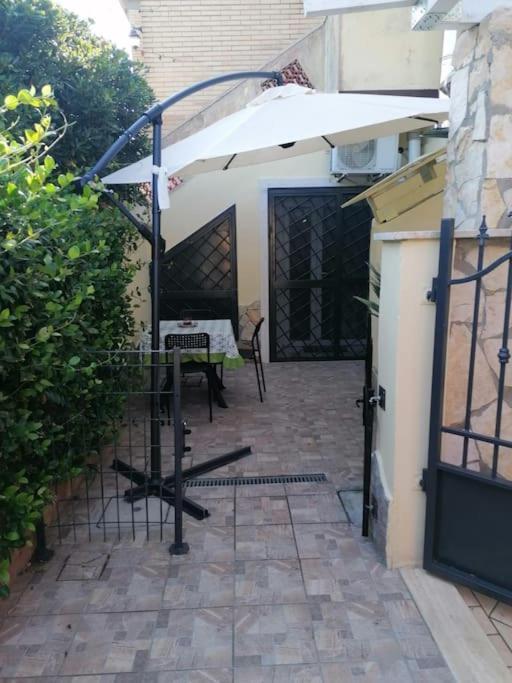 Fiumicino Aeroporto Casa Vacanze Iris Экстерьер фото